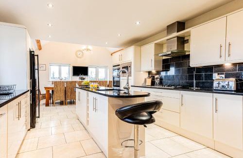 Holywell Casa | Finest Retreats - Groes Faen Bach Farmhouse