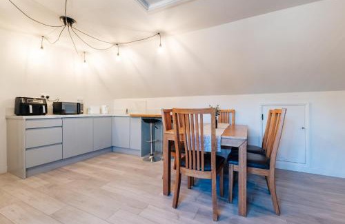 Little Stukeley Casa | Finest Retreats - Hazel Rose Cottage