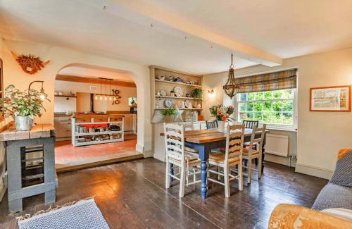Thrapston Casa | Finest Retreats - Islip Mill House - Beautiful Riverside Home
