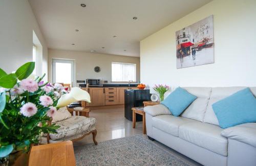 Llanasa Casa | Finest Retreats - Sea Views Cottage