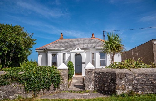 Pendeen Casa | Finest Retreats - Western Watch - Sea Views, Pets Accepted, Sleeps 6