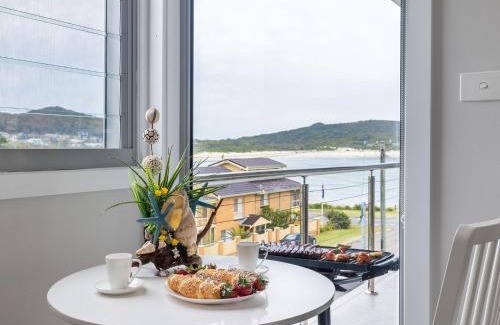 Fingal Bay Casa | Fingal Bay View Unit 1 16 Tuna Crescent