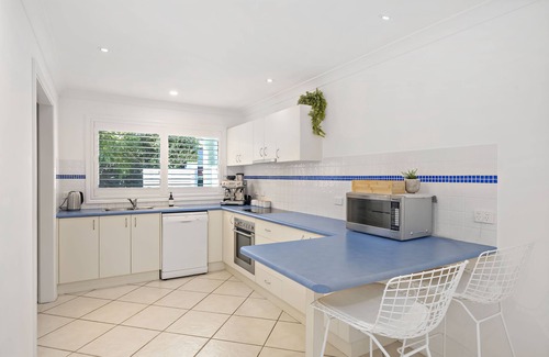 Fingal Bay Casa | Fingal Dawn - family friendly home, just 5 min walk from the beach!
