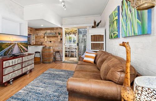 Fingal Bay Casa | Fingal Pines Getaway, Apartment