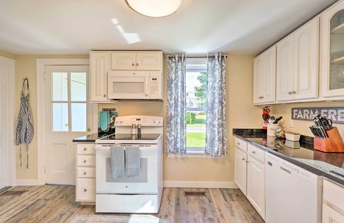 Hector Casa | Finger Lakes Farm Retreat: Walk to Wineries!