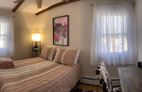 Seneca Falls Casa | Finger Lakes Wine Trails - Beautiful 4 Bedroom Home