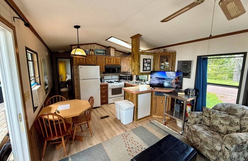 La Pointe Cabina | Finn McCool - 200 Feet of Sand Beach just steps away!