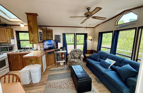 La Pointe Cabina | Finn McCool - 200 Feet of Sand Beach just steps away!