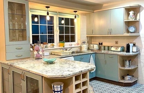 Saddell Casa | FINN VILLAGE Mountain View Cottage Garden & XXL HOT TUB