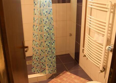 Livezeni Apartamento | FinnApartman