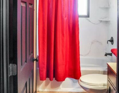 Bloomington Casa | Fiore del Lago - Cozy Farmhouse near Bear Lake - Pet Friendly!