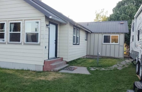 Bloomington Casa | Fiore del Lago - Cozy Farmhouse near Bear Lake - Pet Friendly!