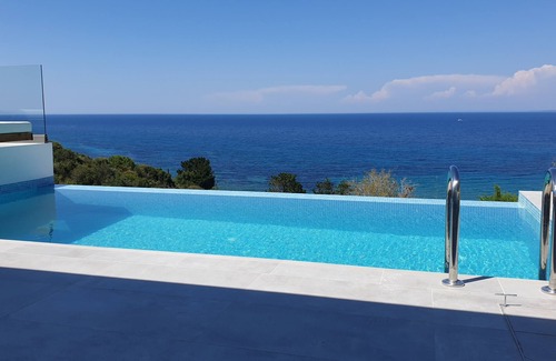 Xirokastello Villa | Fiore Suites