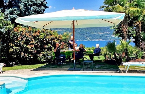 Colico Apartamento | Fiori Garden Holiday Apartment with Pool