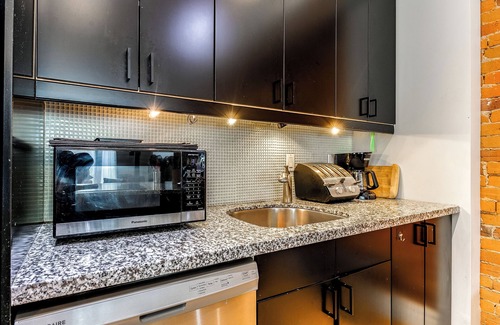 Palmerston Apartamento | Fire It Up In Little Italy 3 Bedrooms And Fireplace