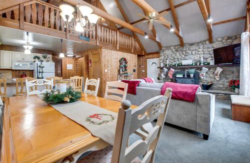 Gouldsboro Casa | Fire Pit and Community Perks Gouldsboro Cabin!