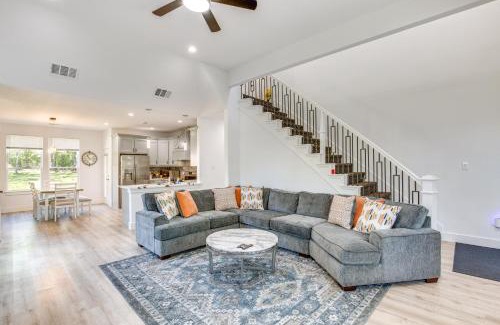 Gun Barrel City Casa | Fire Pit and Grill Lakeside Gun Barrel City Home!