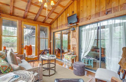 Sapphire Casa | Fire Pit and Lake Access Resort Home in Sapphire!