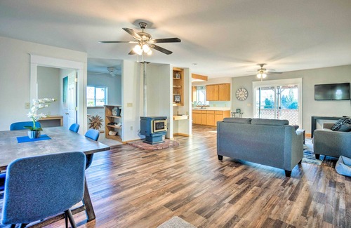 North Bend Casa | Fire Pit & Bay Views: North Bend Home!