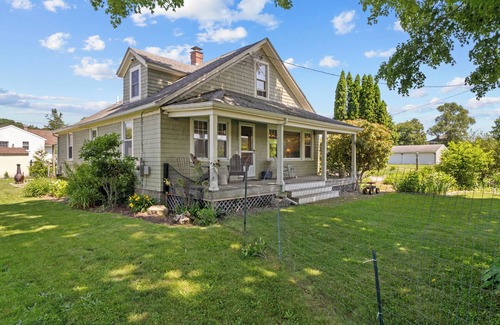 Stonington Casa | Fire Pit BBQ Grill Cove Access Near Mystic