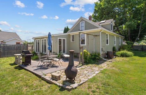 Stonington Casa | Fire Pit BBQ Grill Cove Access Near Mystic
