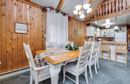 Gouldsboro Cabina | ¡NUEVO! ¡Cabina Poconos aislada con amenidades Big Bass!