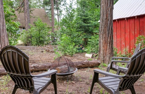Twain Harte Casa | Fire Pit, Deck and Grill Cozy Twain Harte Cabin!