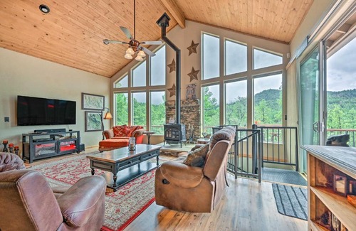 Groom Creek Casa | Fire Pit, Deck and Grill Serene Prescott Cabin!