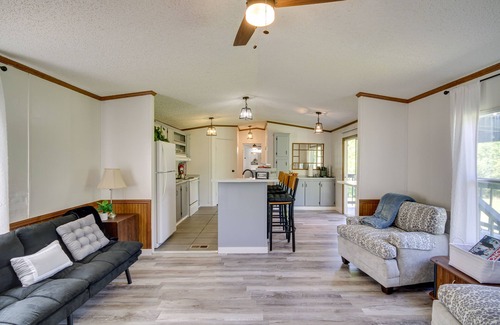 Newhebron Casa | Fire Pit + Deck: Peaceful Silver Creek Retreat