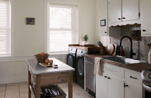 Middletown Casa | Fire Pit, Game Room, 15 min to Hershey with King Bed, Entire house