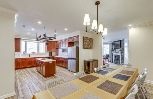 Marshall Casa | Casa de 7 acres con vistas a la montaña - 16 millas a Asheville