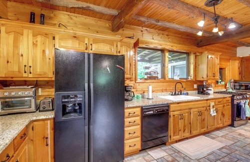 Harrison Cabina | Fire Pit, Game Room & Mtn Views: Cabin in Harrison