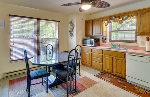 Thornhurst Casa | Fire Pit, Kayak & Gas Grill: Pocono Lake Home!
