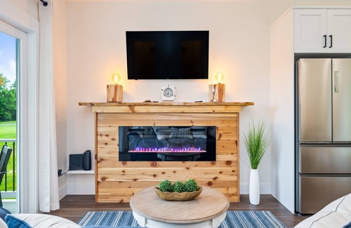 Canandaigua Casa | Fire Pit | New Build | Near Wineries | Sleeps 4