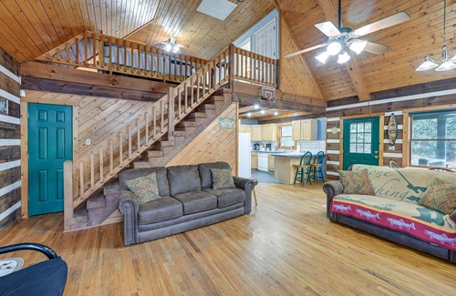 Sylva Cabina | Fire Pit & Porch: Rustic Retreat in North Carolina