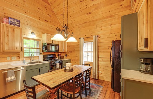 Oceana County Cabina | Warm & Woodsy Rothbury Escape w/ Loft & Porch
