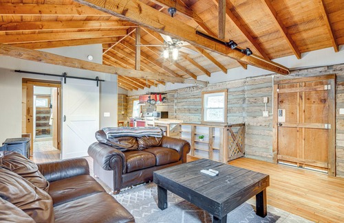 Cataloochee Ranch Cabina | Maggie Valley Log Cabin: Deck + Mountain Views!