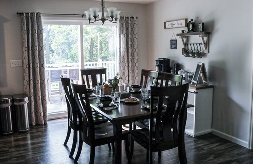 Town of Jerusalem Cabaña | Fire Table, Lg Backyard & Deck, 3BDR Cottage, Penn Yan