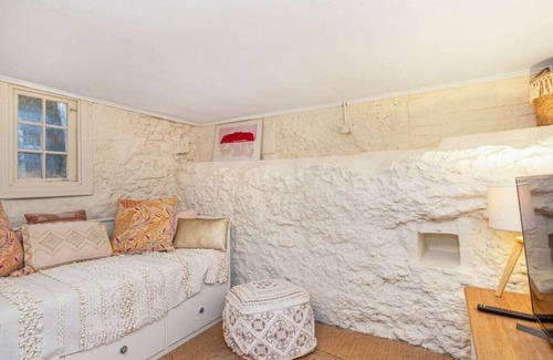 North Adelaide Casa | Firebird Cottage A Hallmark to Adelaides History