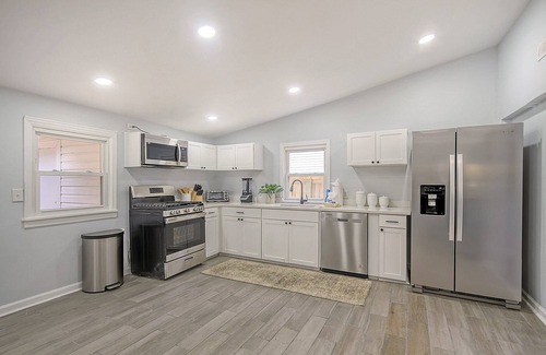 North Charleston Cabaña | Firefly Cottage in Park Circle now Available! Great backyard close to everything