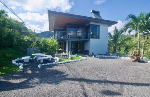 El Millón Casa | Firefly Hilltop Retreat, Swimming Pool Volcano!