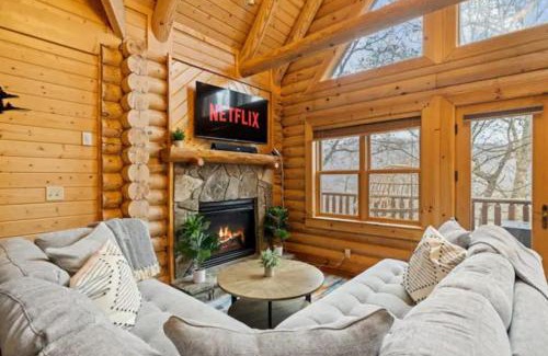 Bryson City Casa | Firefly Lodge, hot tub, games, mountain views