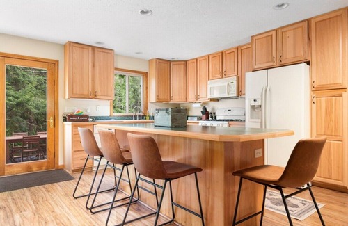 Mayfield Casa | Firefly Lodge on the Boardman River!