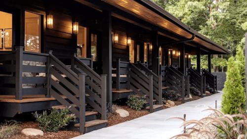 Caton Casa | Firefly Mountain Suites by AvantStay Sleeps 36 Indoor Pool Hot Tub Game Room Playground