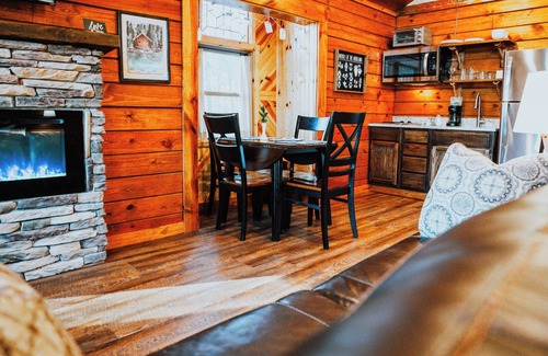 Mid America Cabina | Firefly Treehouse - Starlight Haven