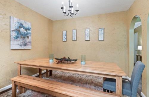 Gunter Afs Casa | Firepit & Patio- Mins to Dining- The Vaughnique