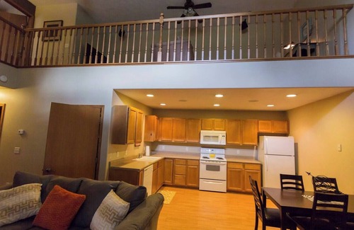 Sioux Falls Apartamento | Fireplace|2Bed2Bath|LoftLivingArea|Garage