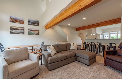 McHenry Casa | Fireplace, A/C & Views by Wisp Mountain
