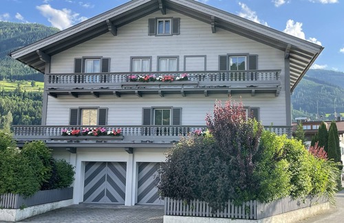 Niedernsill Apartamento | Fireplace apartment "Landhaus Zell am See" in Niedernsill. Pet friendly!
