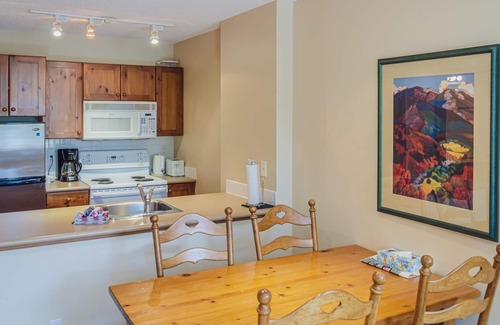 Sun Peaks Condominio | Fireside Lodge #419 By Bear Country